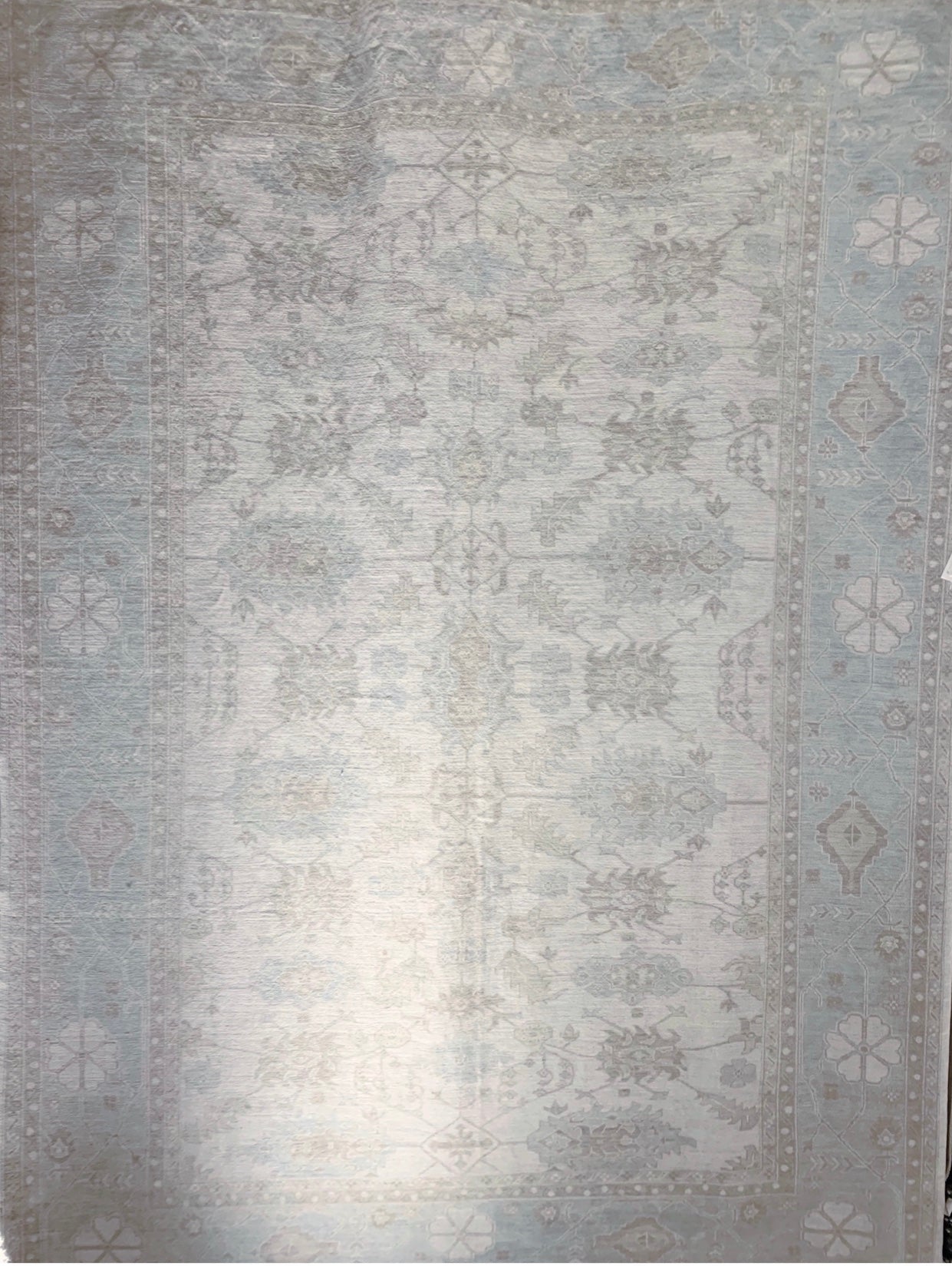 Hand knotted Natural Dyed Rug